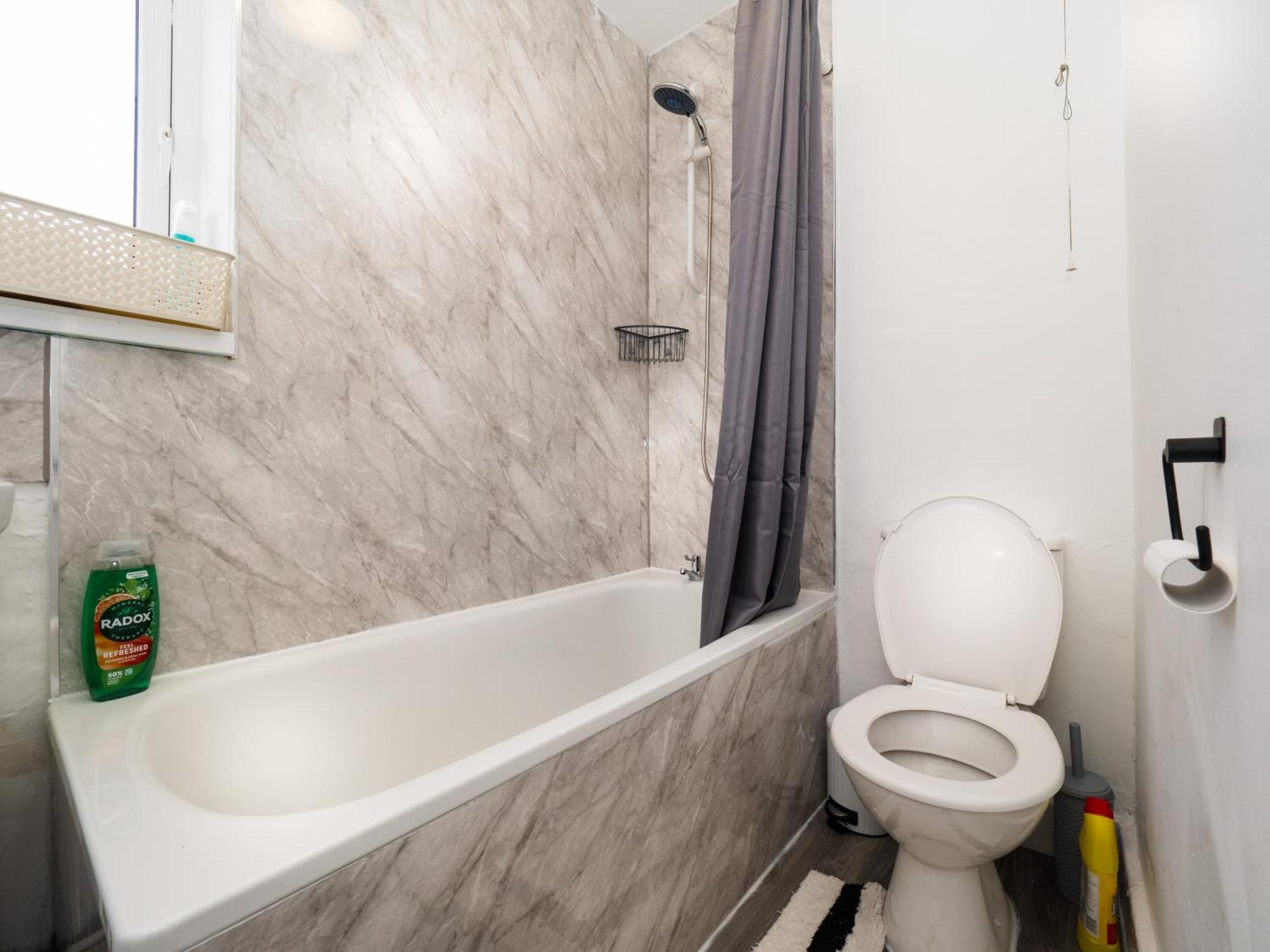 3Br Haven Retreat In Wallasey With Free Street Parking Eksteriør bilde