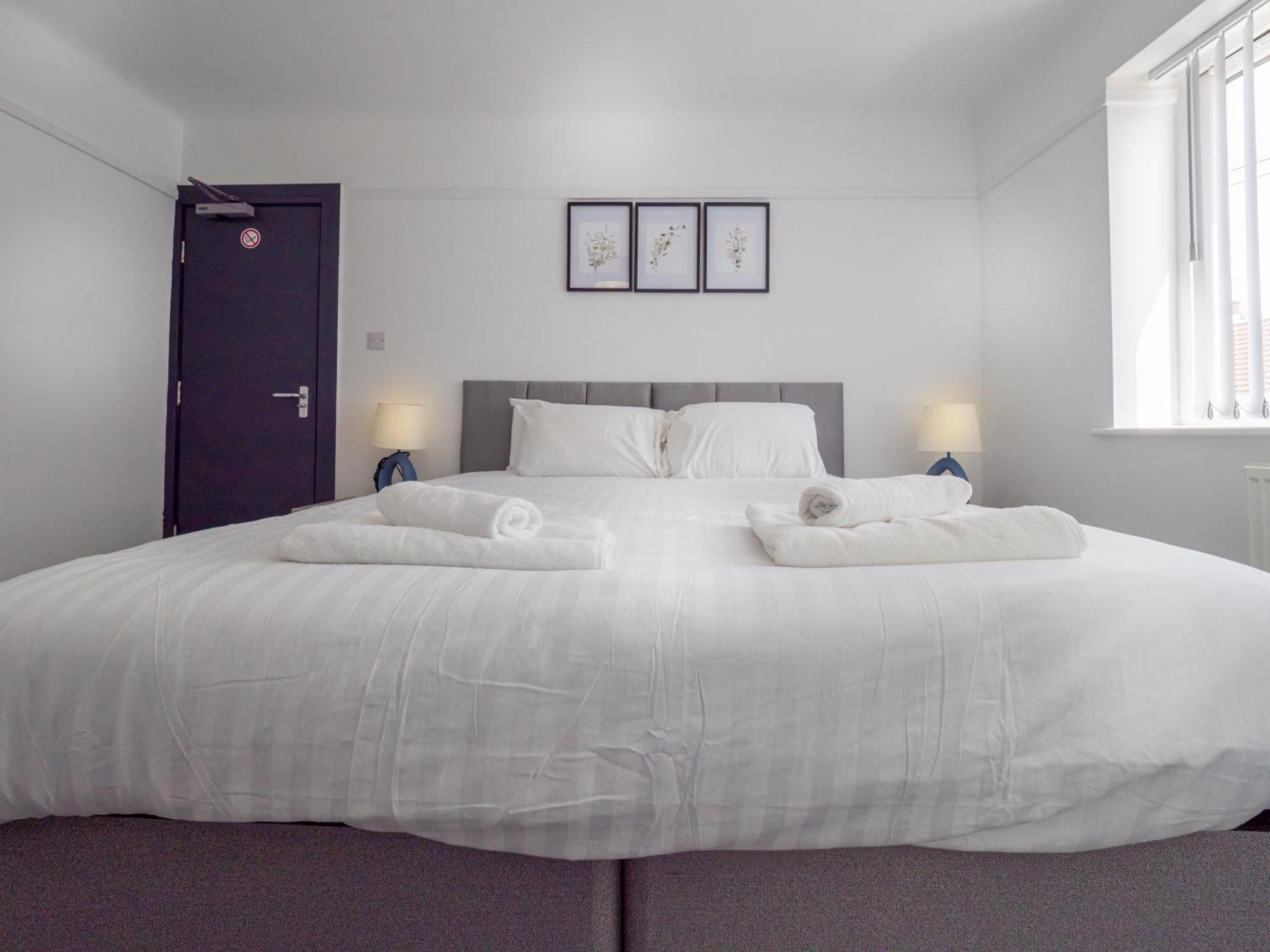 3Br Haven Retreat In Wallasey With Free Street Parking Eksteriør bilde