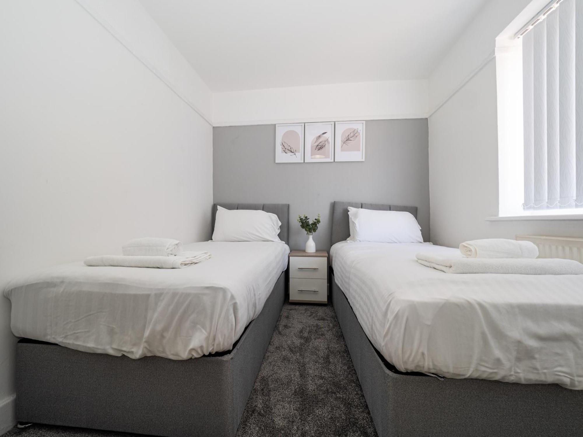 3Br Haven Retreat In Wallasey With Free Street Parking Eksteriør bilde