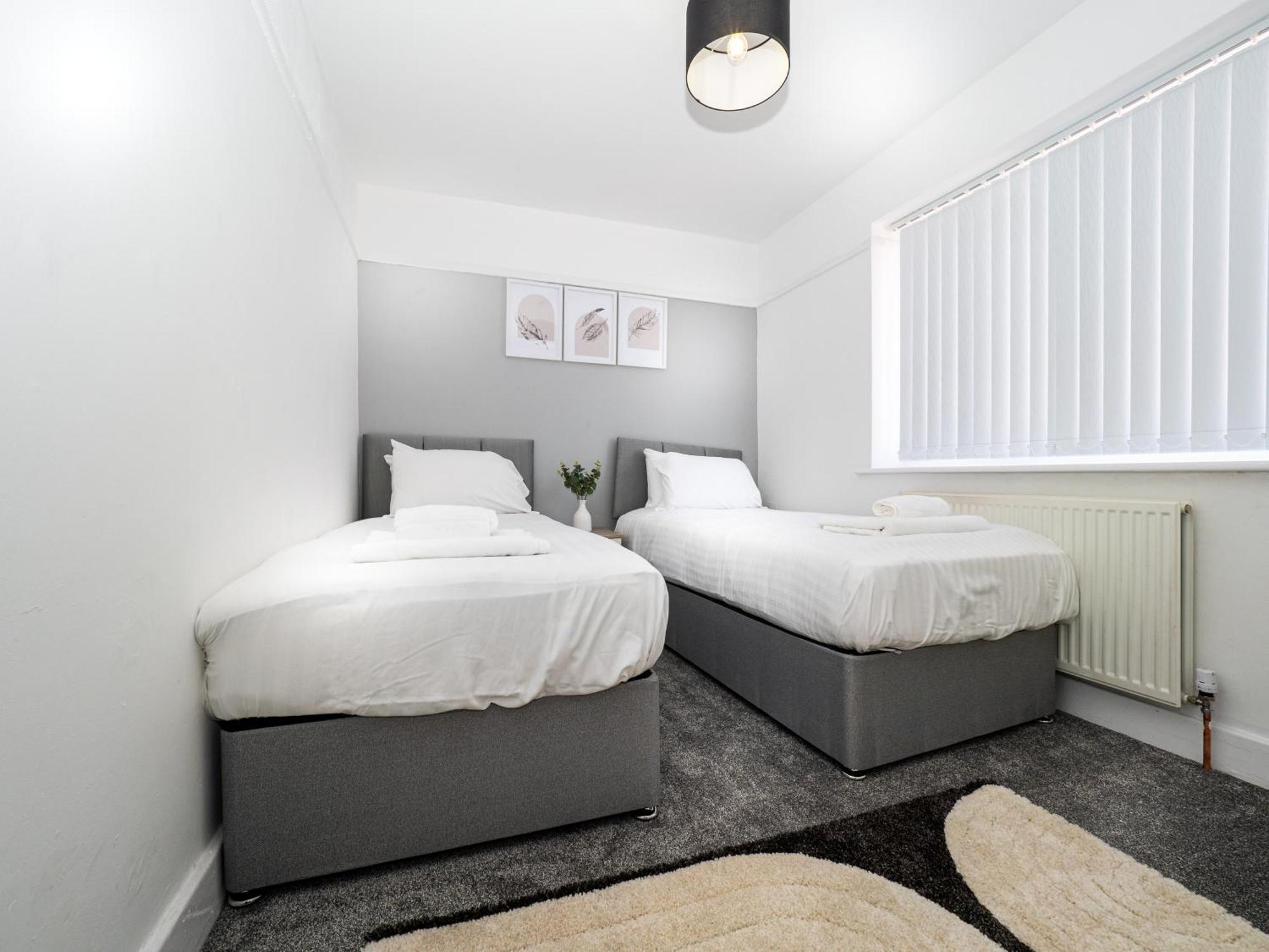3Br Haven Retreat In Wallasey With Free Street Parking Eksteriør bilde