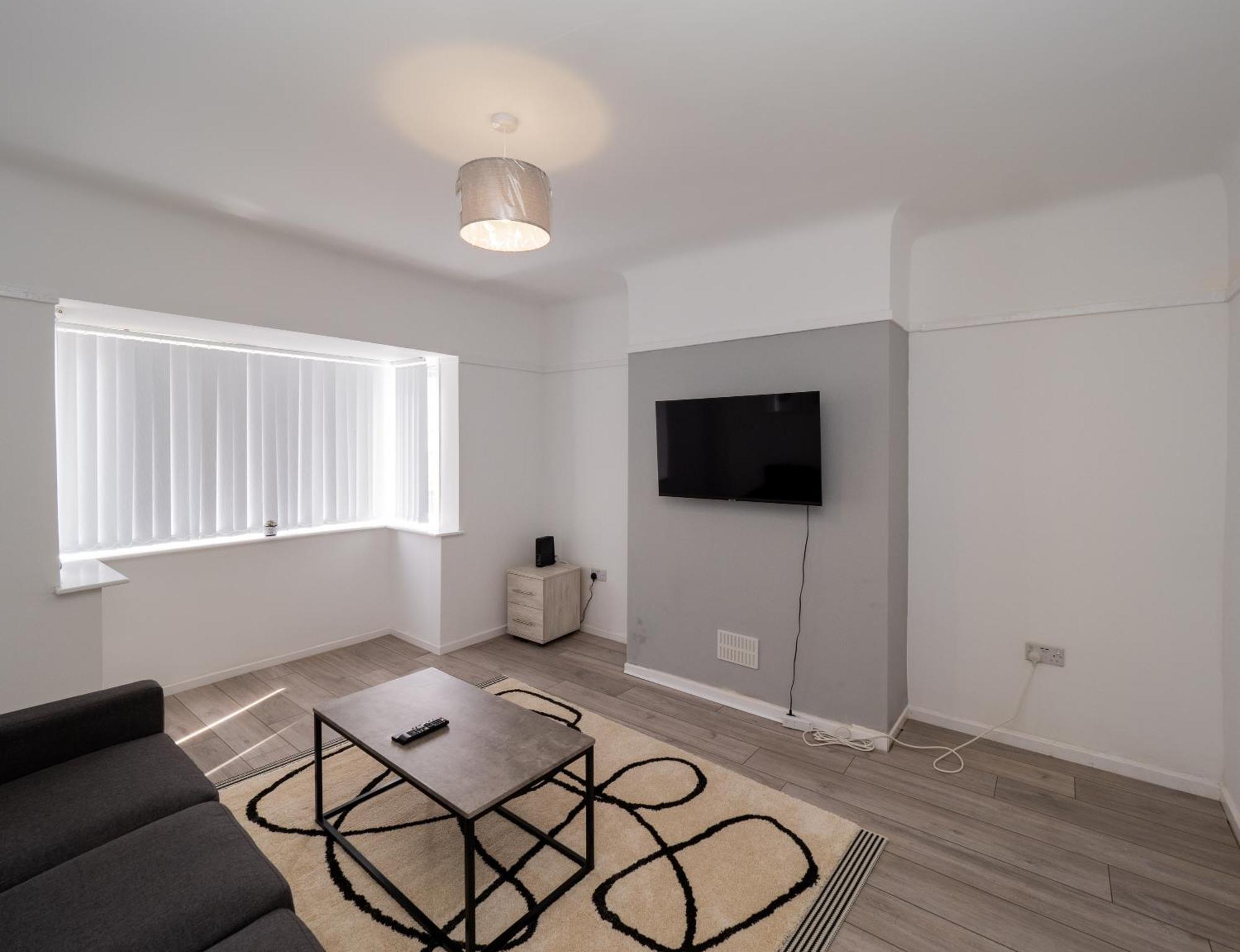 3Br Haven Retreat In Wallasey With Free Street Parking Eksteriør bilde